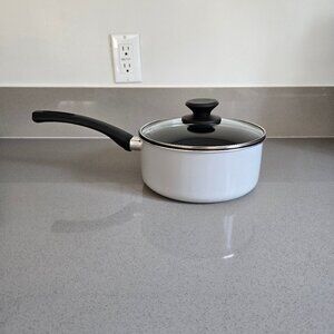 Simply Essential Nonstick Saucepan with Lid 3 qt / 2.8 L capacity